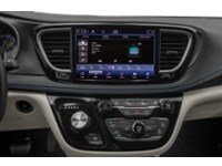 2022 Chrysler Pacifica Limited FWD Interior Shot 2