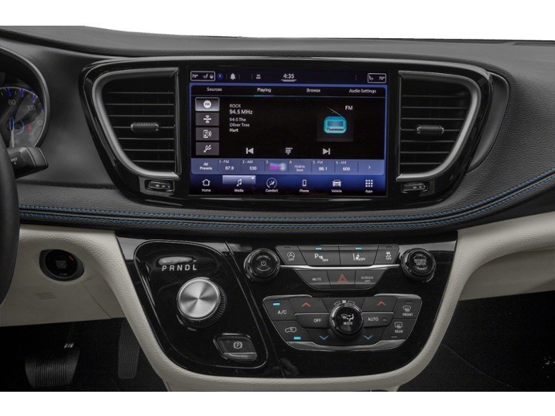2022 Chrysler Pacifica Limited FWD Interior Shot 2