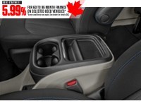2022 Chrysler Pacifica Touring L FWD Interior Shot 7