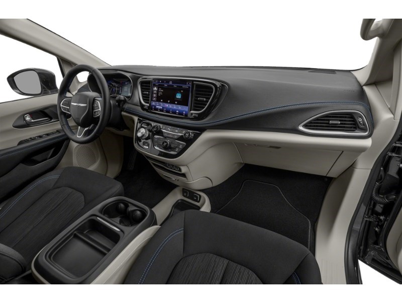 2022 Chrysler Pacifica Limited FWD Interior Shot 1