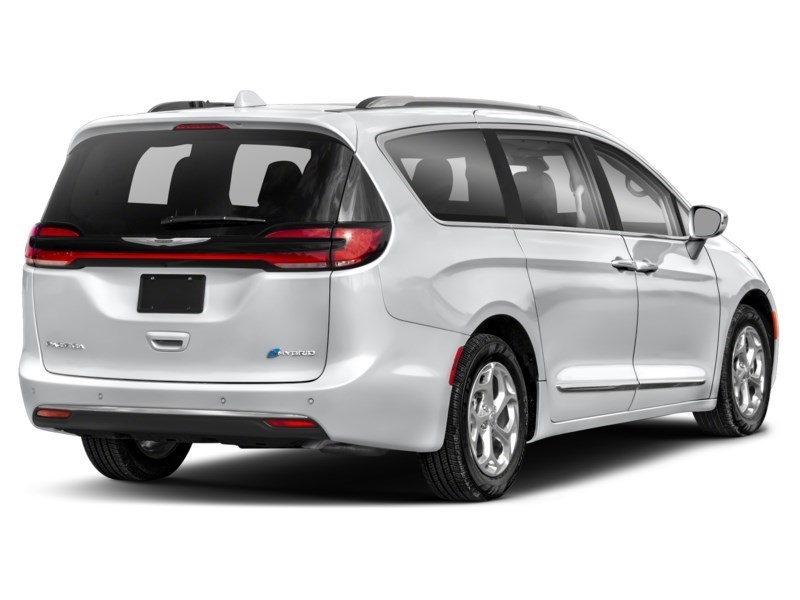 2022 Chrysler Pacifica Hybrid Limited 2WD Exterior Shot 2
