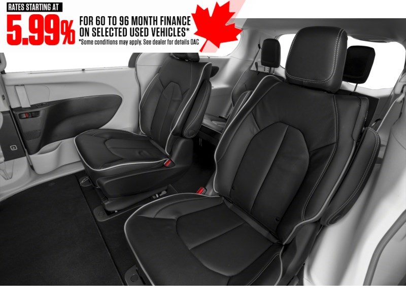 2022 Chrysler Pacifica Hybrid Limited 2WD Interior Shot 5