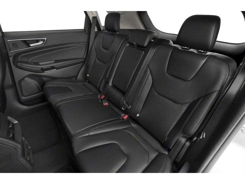 2021 Ford Edge Titanium AWD Interior Shot 5