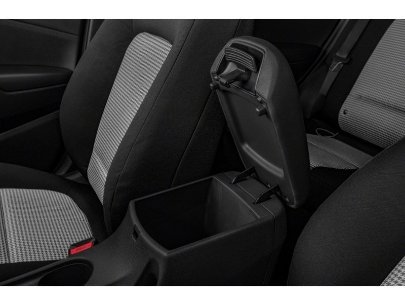 2020 Hyundai Kona 2.0L Essential AWD Interior Shot 7