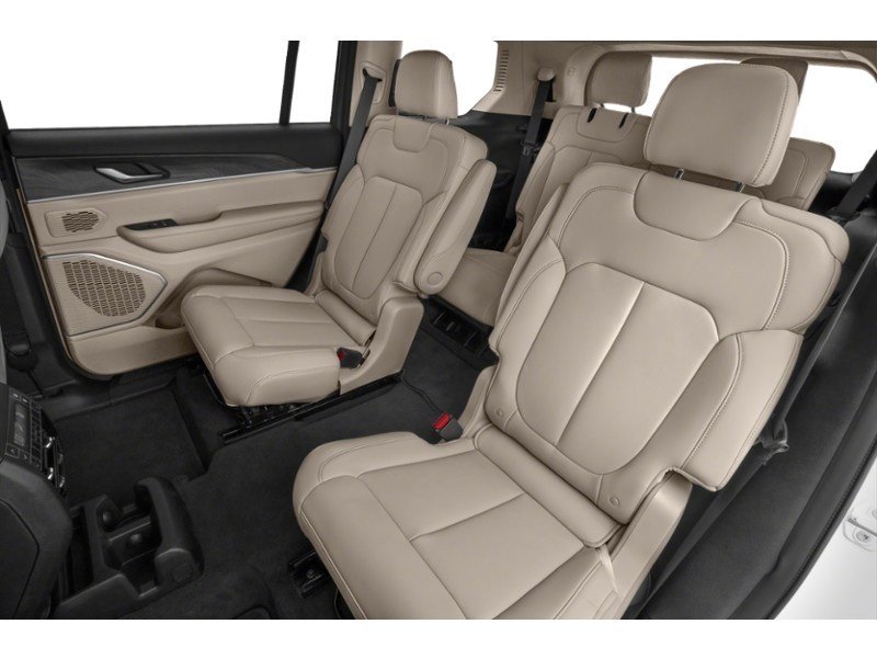 2021 Jeep Grand Cherokee L Altitude 4x4 Interior Shot 5