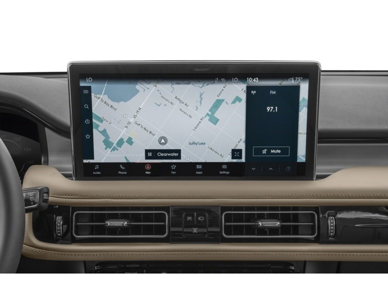 2022 Lincoln Nautilus Reserve Interior Shot 8