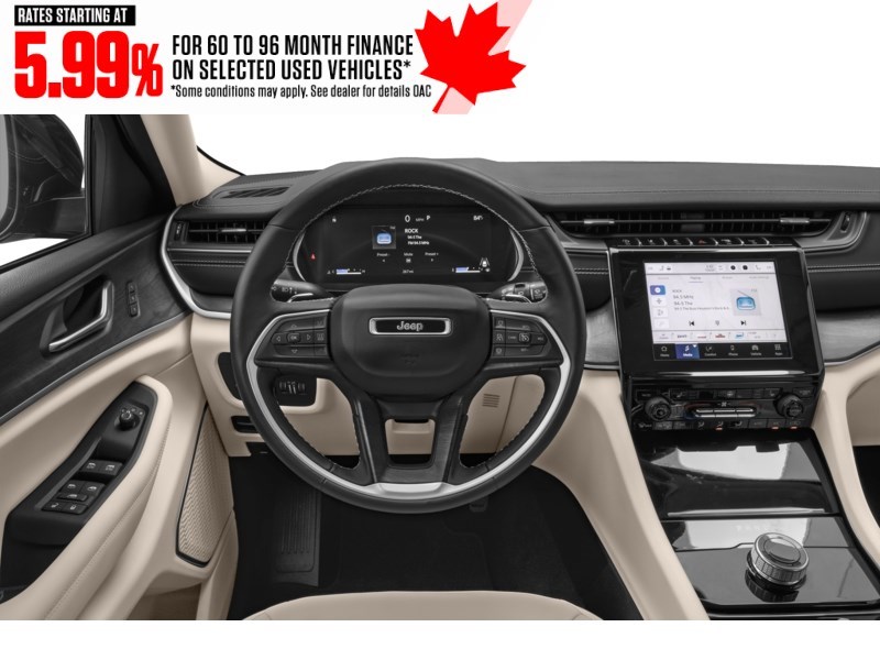 2022 Jeep Grand Cherokee Limited 4x4 Interior Shot 3