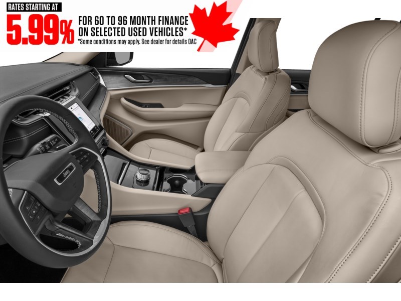 2022 Jeep Grand Cherokee Limited 4x4 Interior Shot 4