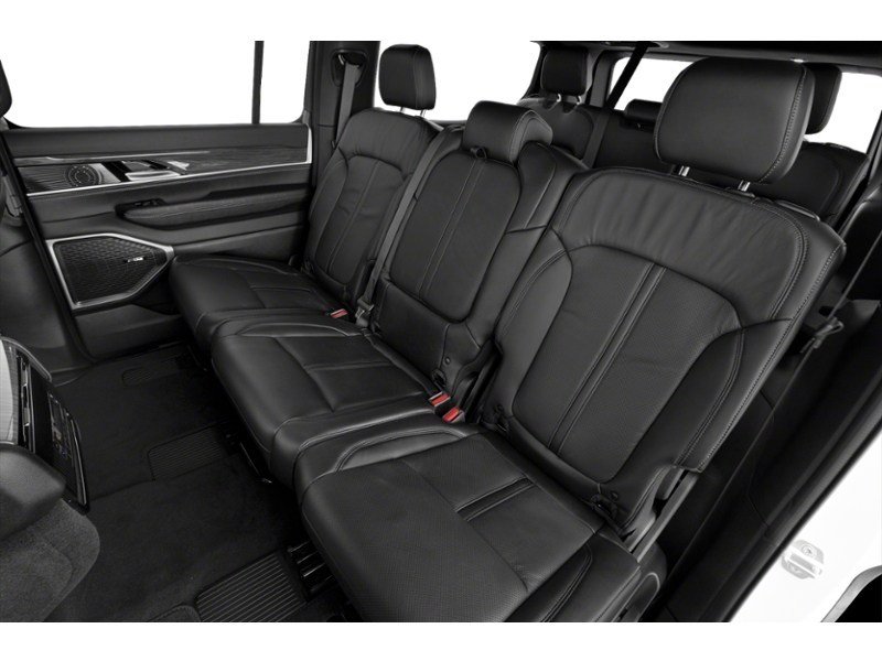 2022 Jeep Wagoneer Series III Interior Shot 5