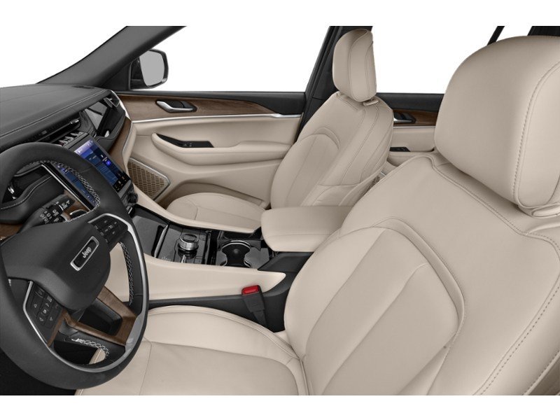 2022 Jeep Grand Cherokee 4xe Trailhawk 4x4 Interior Shot 4