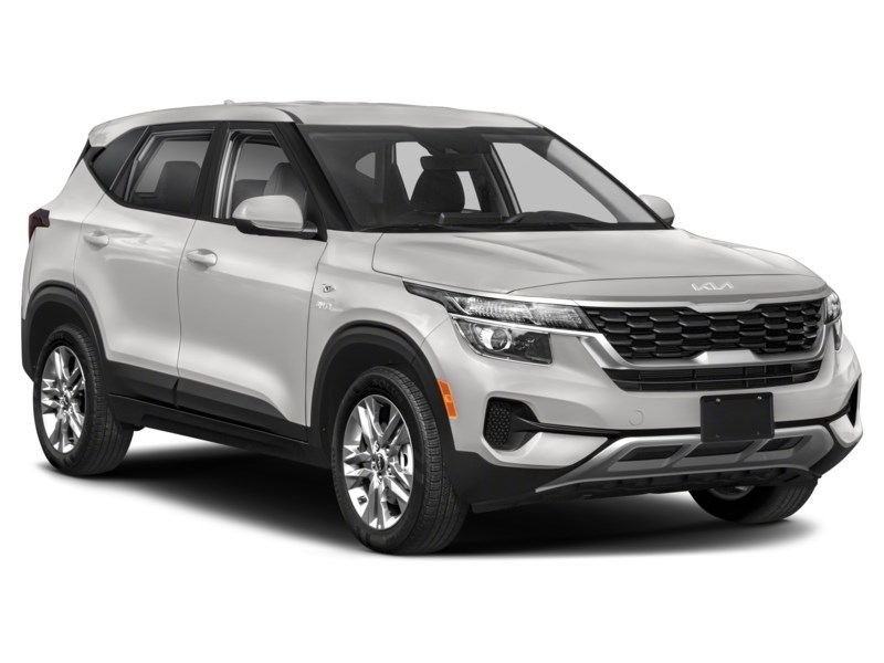 2022 Kia Seltos LX FWD Exterior Shot 8