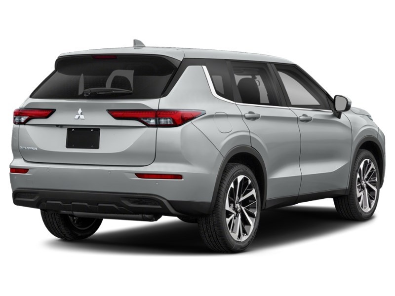 2024 Mitsubishi Outlander LE S-AWC Exterior Shot 2