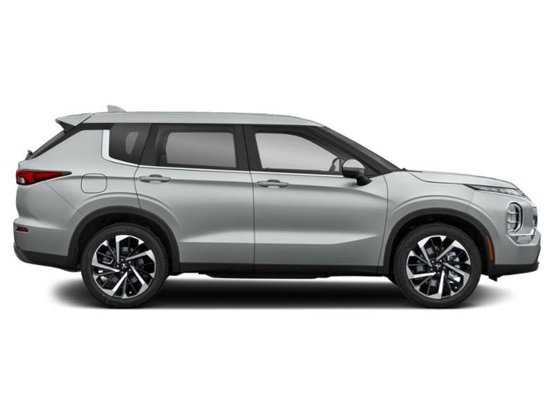 2022 Mitsubishi Outlander LE S-AWC Exterior Shot 10
