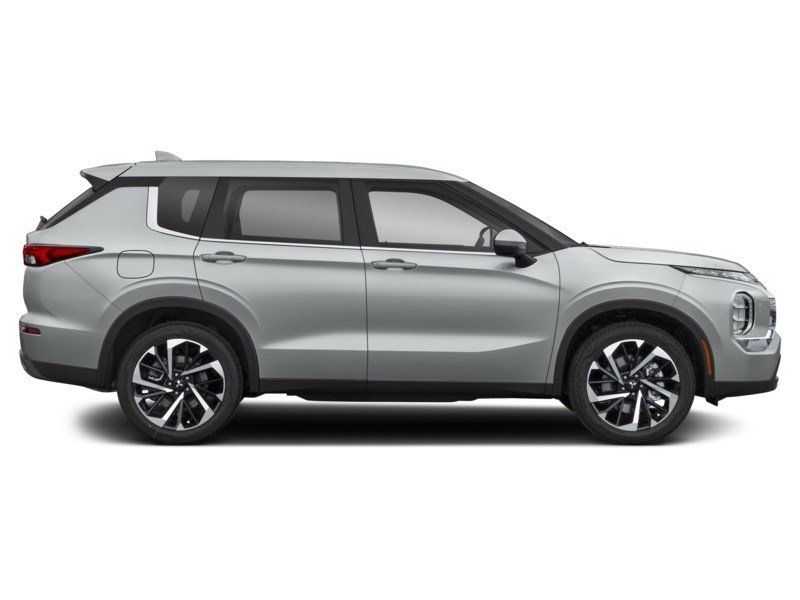 2023 Mitsubishi Outlander ES S-AWC Exterior Shot 10