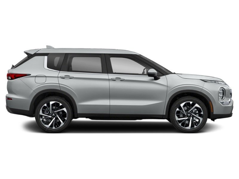 2024 Mitsubishi Outlander LE S-AWC Exterior Shot 10