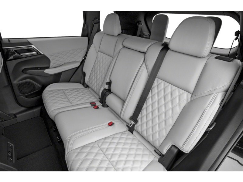 2024 Mitsubishi Outlander GT S-AWC Interior Shot 5