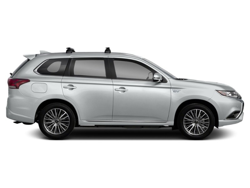 2022 Mitsubishi Outlander Plug-In Hybrid SE S-AWC Exterior Shot 10