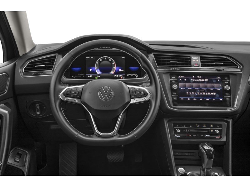 2022 Volkswagen Tiguan Comfortline 4MOTION Interior Shot 3