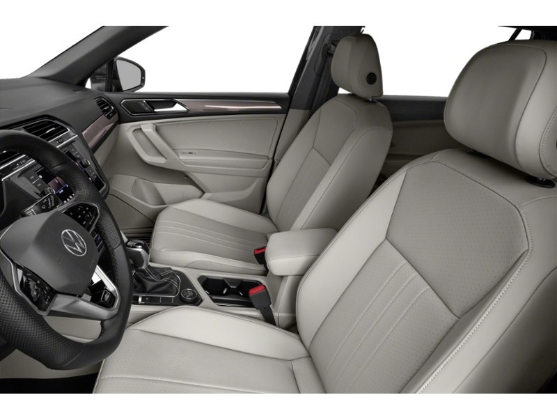 2023 Volkswagen Tiguan Comfortline R-Line Black Edition 4MOTION Interior Shot 4