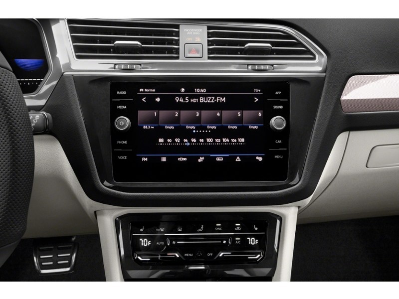 2024 Volkswagen Tiguan Comfortline R-Line Black Edition 4MOTION Interior Shot 2