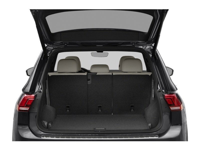 2024 Volkswagen Tiguan Comfortline R-Line Black Edition 4MOTION Exterior Shot 4