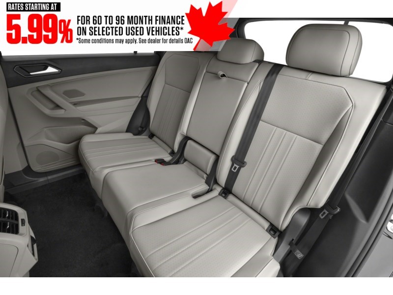 2022 Volkswagen Tiguan Comfortline R-Line Black Edition 4MOTION Interior Shot 5