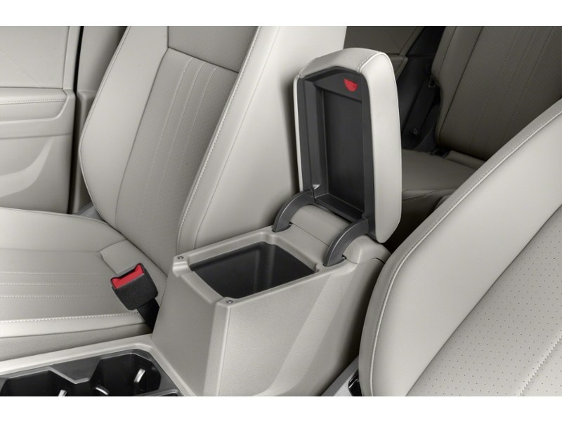 2024 Volkswagen Tiguan Comfortline R-Line Black Edition 4MOTION Interior Shot 7