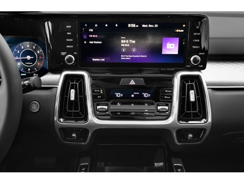2023 Kia Sorento 2.5T SX w/Black Leather Interior Shot 2