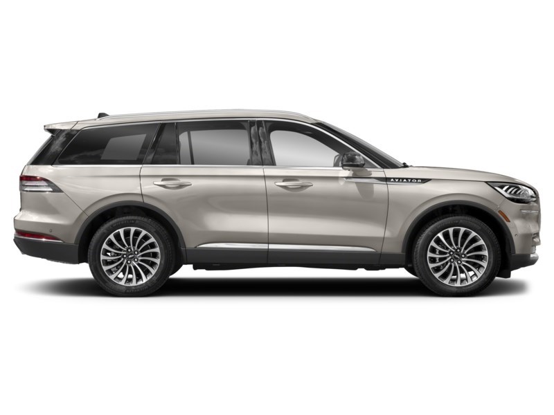2023 Lincoln Aviator Reserve AWD Exterior Shot 10
