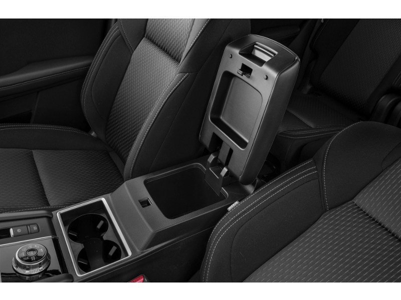 2025 Mitsubishi Outlander Plug-In Hybrid SE S-AWC Interior Shot 7
