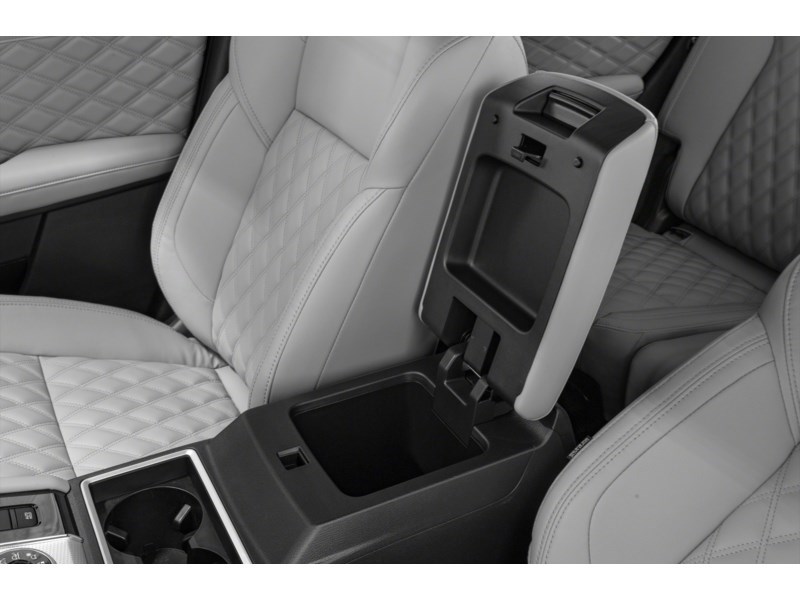 2023 Mitsubishi Outlander Plug-In Hybrid SEL S-AWC Interior Shot 7