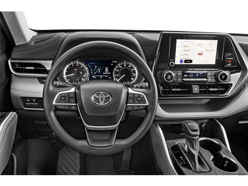2023 Toyota Highlander LE AWD Interior Shot 3