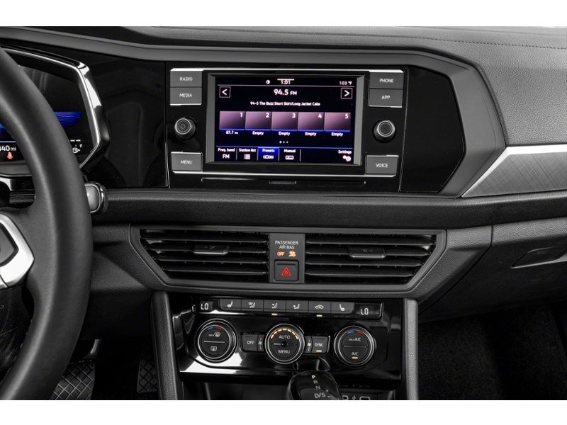 2024 Volkswagen Jetta Comfortline Manual Interior Shot 2