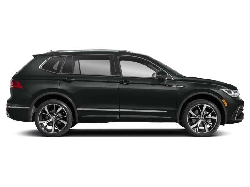 2023 Volkswagen Tiguan Highline R-Line 4MOTION Exterior Shot 10