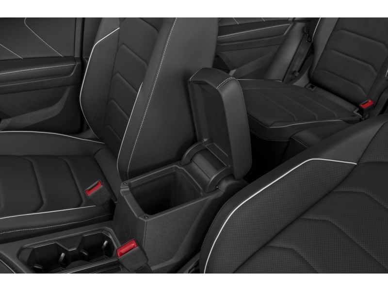 2023 Volkswagen Tiguan Highline R-Line 4MOTION Interior Shot 7