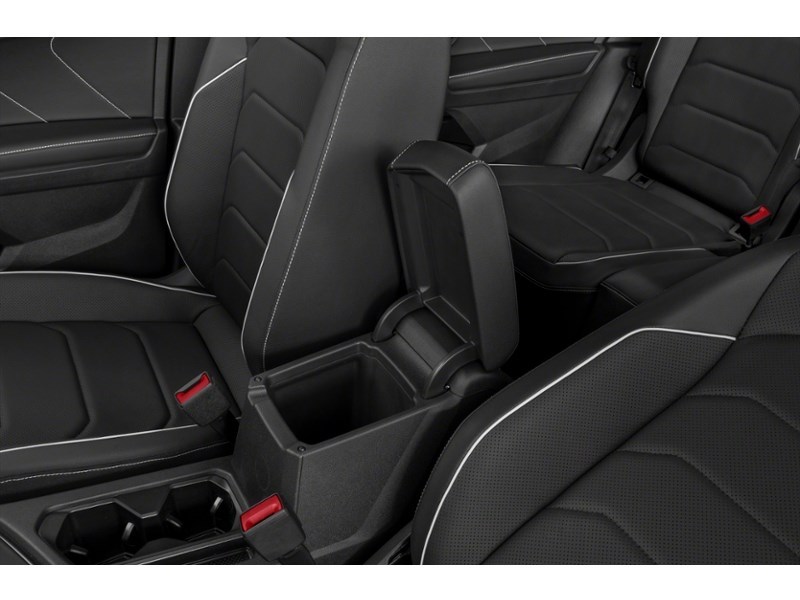 2022 Volkswagen Tiguan Highline R-Line 4MOTION Interior Shot 7