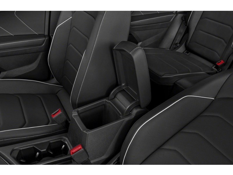 2022 Volkswagen Tiguan Highline R-Line 4MOTION Interior Shot 7