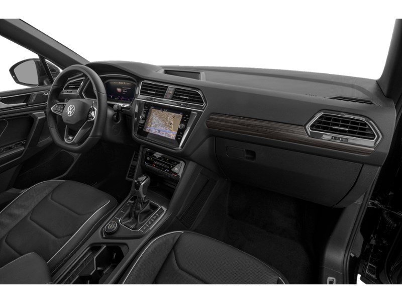 2022 Volkswagen Tiguan Highline R-Line 4MOTION Interior Shot 1
