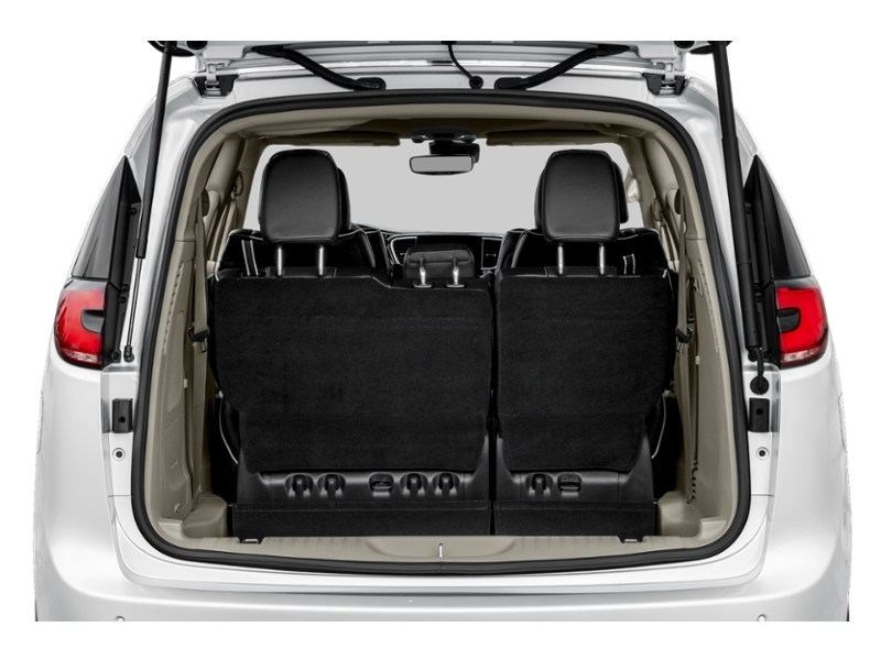 2026 Chrysler Pacifica Limited FWD Exterior Shot 4