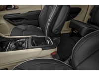 2025 Chrysler Pacifica Limited FWD Interior Shot 7