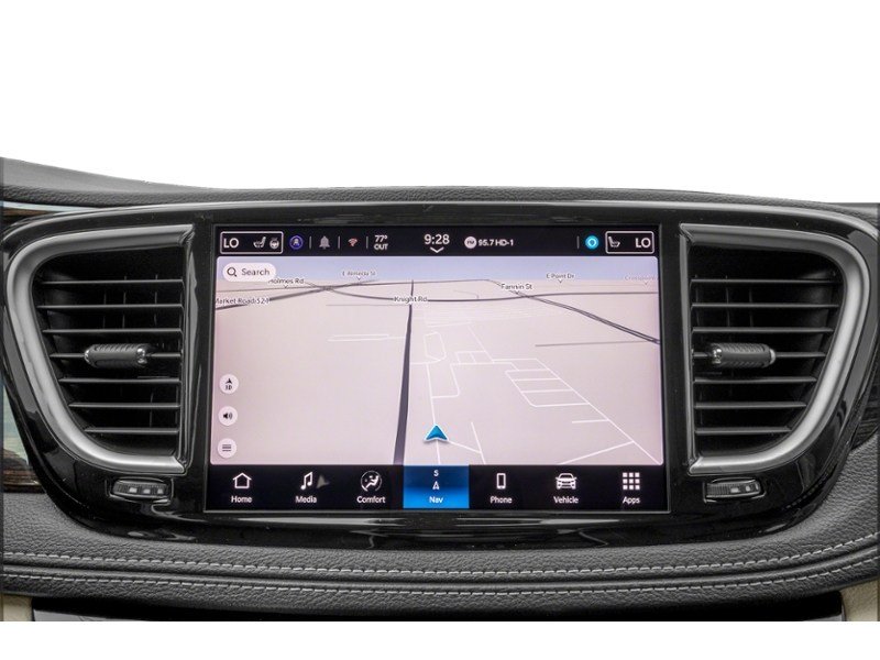 2026 Chrysler Pacifica Limited FWD Interior Shot 8