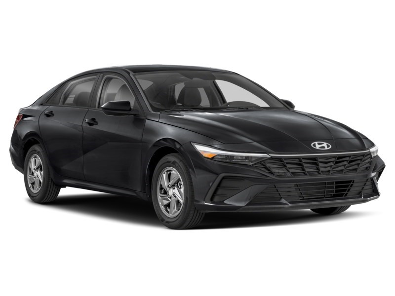 2024 Hyundai Elantra Essential IVT Exterior Shot 8