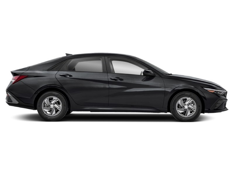 2025 Hyundai Elantra Essential IVT Exterior Shot 10