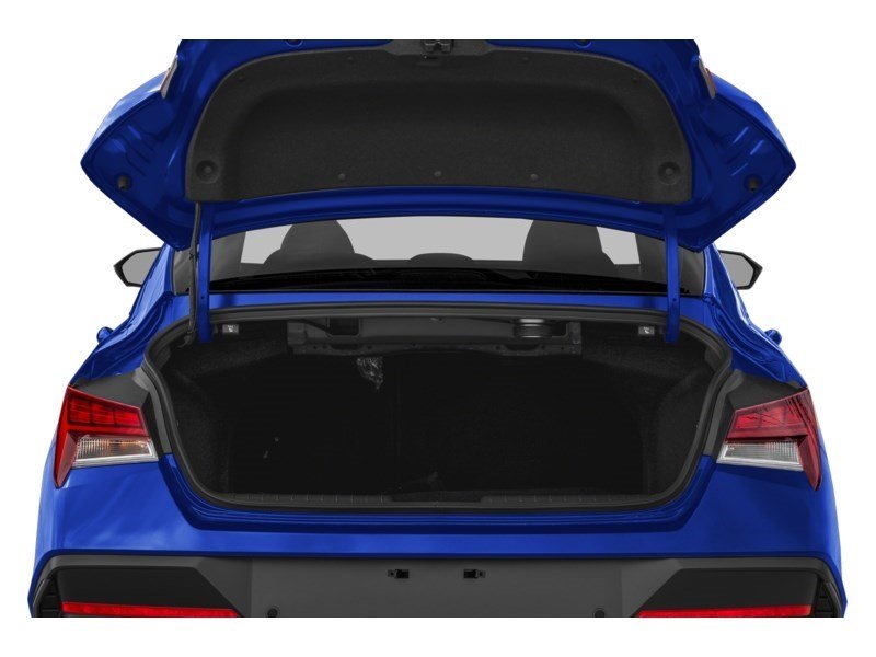 2024 Hyundai Elantra Luxury IVT Exterior Shot 4