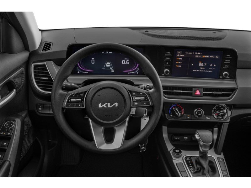2024 Kia Seltos LX AWD Interior Shot 3
