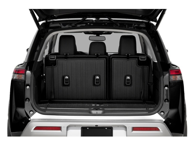 2024 Nissan Pathfinder Platinum 4WD Exterior Shot 4