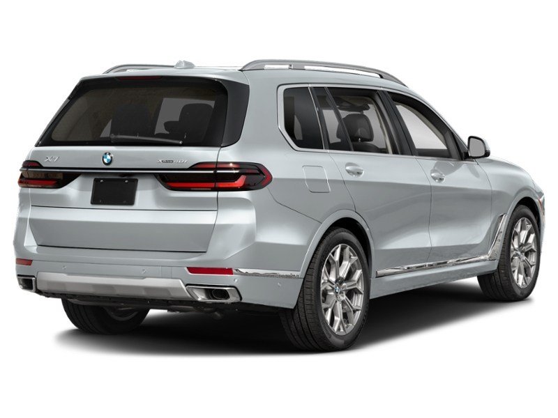 2025 BMW X7 xDrive40i Exterior Shot 2