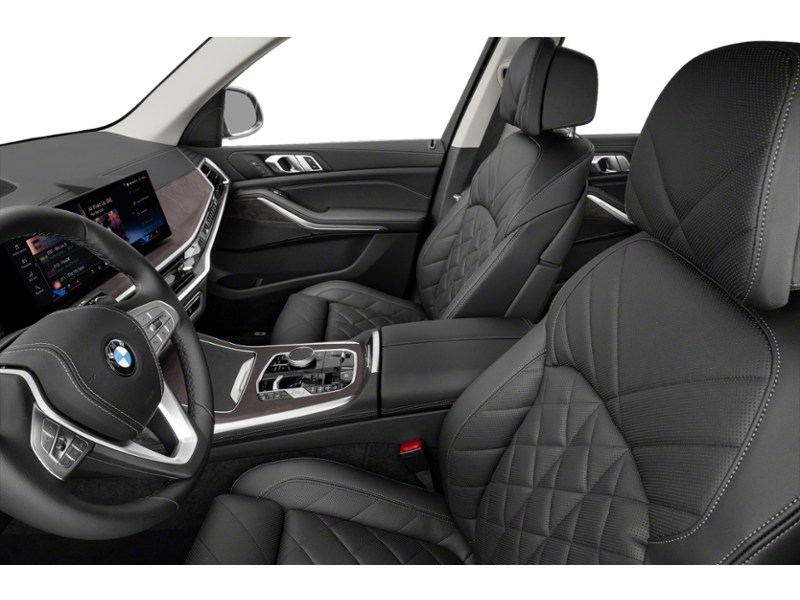 2025 BMW X7 xDrive40i Interior Shot 4