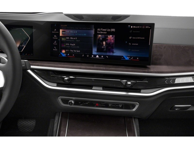 2025 BMW X7 xDrive40i Interior Shot 2