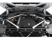 2025 BMW X7 xDrive40i Exterior Shot 3
